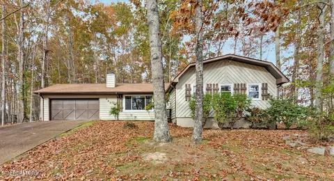 245 Lakewood Dr, Crossville, TN 38558