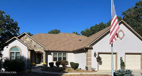 35 Creigmont Ln, Crossville, TN 38558