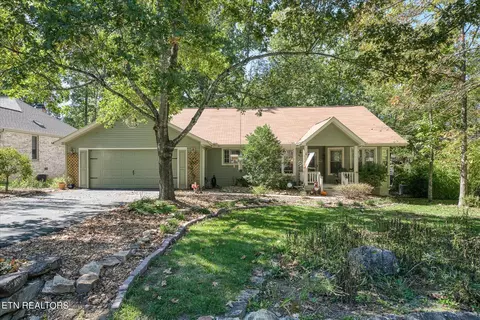 25 Overlook Ter, Crossville, TN 38558