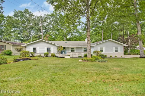 10 Meadowlark Cir, Crossville, TN 38558