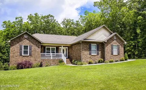 680 Camelia Dr, Crossville, TN 38555