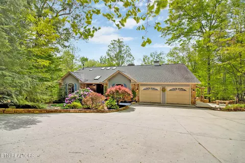 12 Lakeridge Ter, Crossville, TN 38558