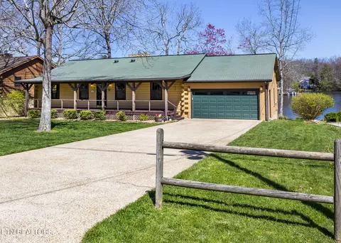213 Pomeroy Dr, Crossville, TN 38558