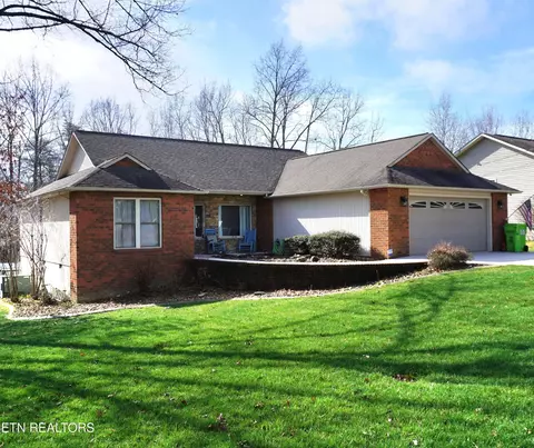 3204 Warpath Dr, Crossville, TN 38572