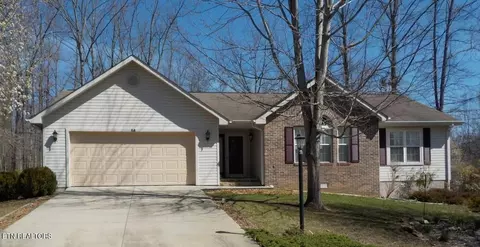 14 Charlton Ln, Crossville, TN 38558