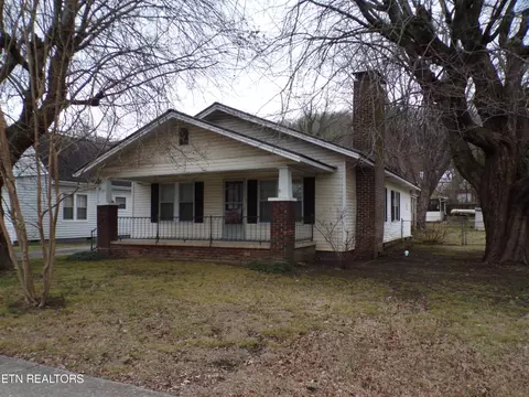211 S Chamberlain Ave, Rockwood, TN 37854