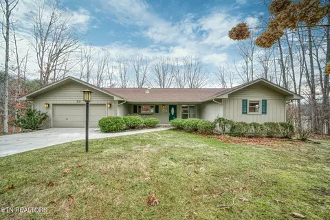 22 Oakburn Ct, Crossville, TN 38558