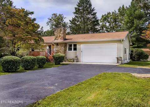 2698 Dunbar Rd, Crossville, TN 38572
