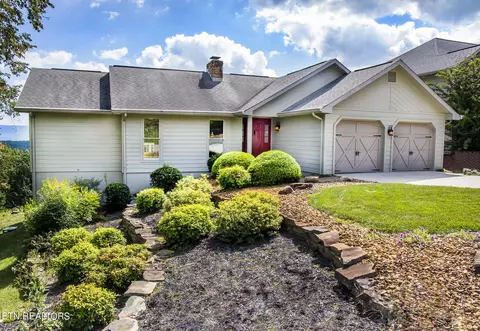 352 Snead Dr, Crossville, TN 38558