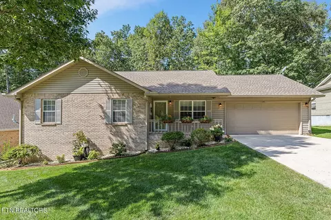 108 Highgate Dr, Crossville, TN 38558