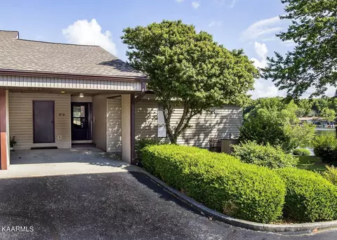 29 Lakeshore Ter #10, Crossville, TN 38558