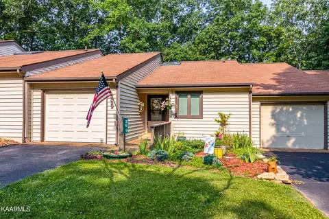 369 Lake Catherine Ct, Crossville, TN 38558