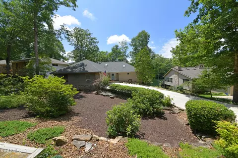 171 Meadowview Dr, Crossville, TN 38558