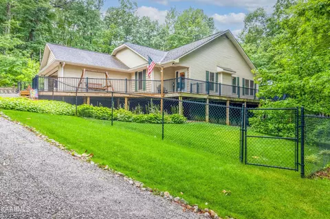 701 Sawmill Rd, Monterey, TN 38574