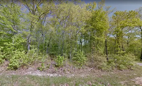 142 Hunterwood Ln, Crossville, TN 38558