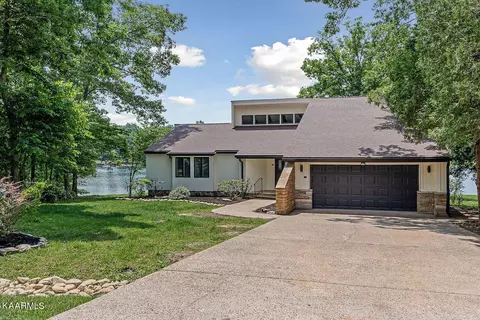 249 Lakeside Dr, Crossville, TN 38558