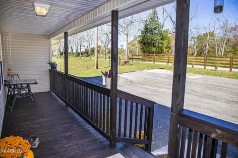 674 E Rock Quarry Rd, Clarkrange, TN 38553 photo 4