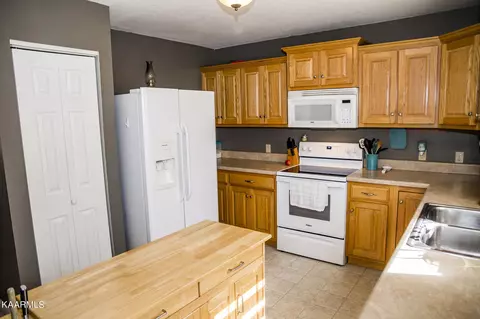 674 E Rock Quarry Rd, Clarkrange, TN 38553 photo 19