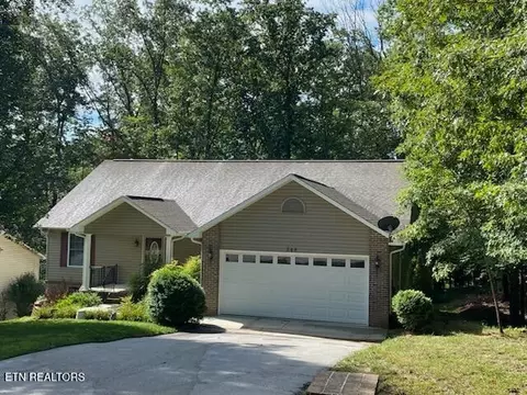 348 Lakeview Dr, Crossville, TN 38558