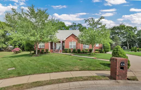 4216 N Woodstock Dr, Clarksville, TN 37040