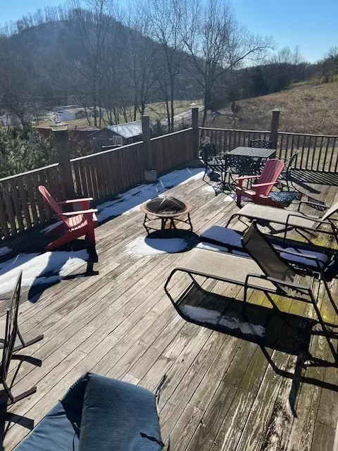 Exterior - 625 White Hollow Ln, Lafayette, TN 37083 photo 4 of 19