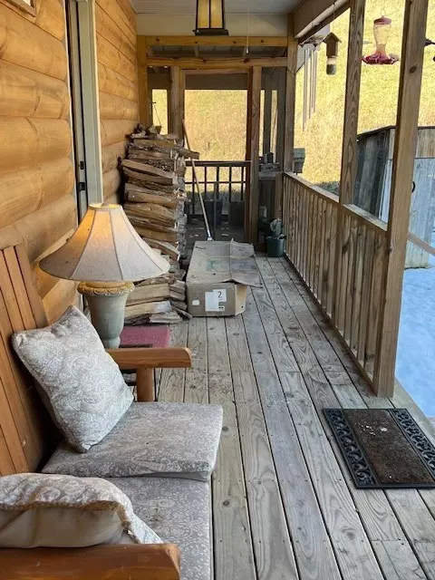 Exterior - 625 White Hollow Ln, Lafayette, TN 37083 photo 6 of 19