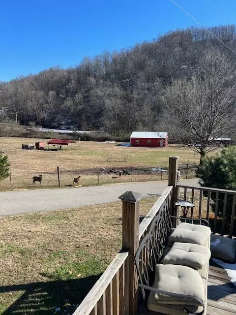 Exterior - 625 White Hollow Ln, Lafayette, TN 37083 photo 7 of 19