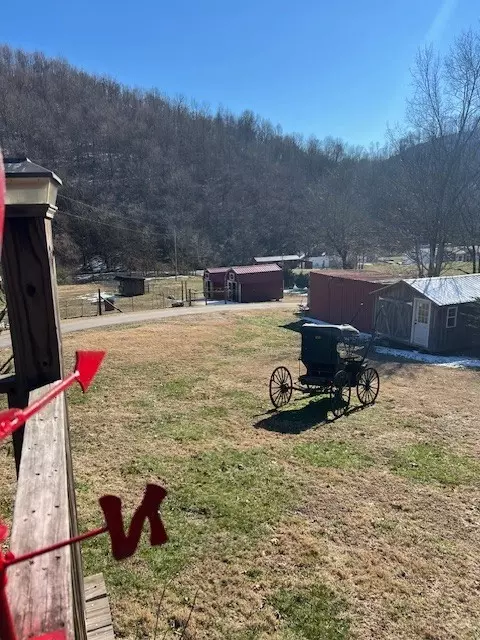 Exterior - 625 White Hollow Ln, Lafayette, TN 37083 photo 12 of 19