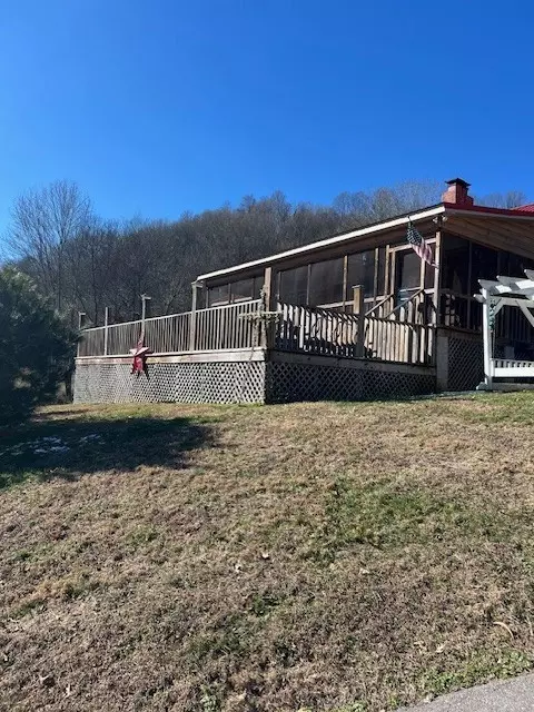 Exterior - 625 White Hollow Ln, Lafayette, TN 37083 photo 9 of 19