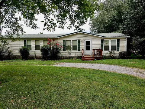 1897 S Commerce Rd, Watertown, TN 37184