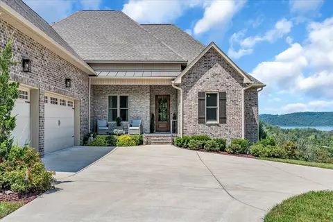 667 Rutherford Ln, Smithville, TN 37166