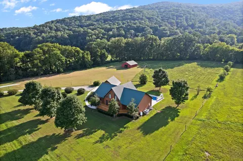 244 Green Acres, Pelham, TN 37366