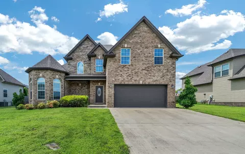 572 Larkspur Dr, Clarksville, TN 37043
