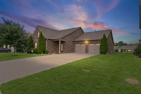 1353 Whispering Oaks Dr, Lebanon, TN 37090