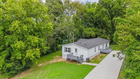 312 W Main St # B, Hartsville, TN 37074