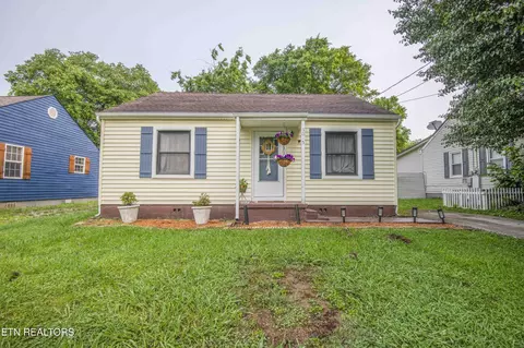 3015 Boright Dr, Knoxville, TN 37917