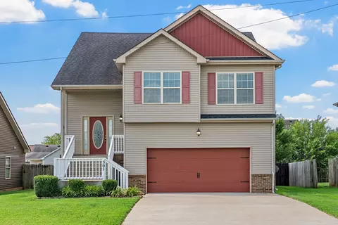 305 Ferdinand Ln, Oak Grove, KY 42262