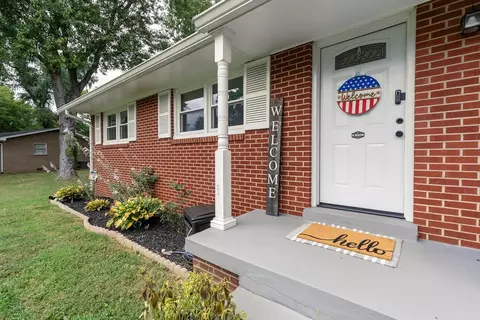 Exterior - 1819 Greerson Dr, Murfreesboro, TN 37130 photo 5 of 16