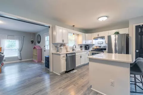 Kitchen - 1819 Greerson Dr, Murfreesboro, TN 37130 photo 3 of 5