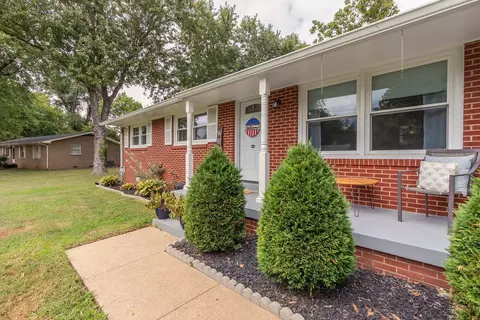 1819 Greerson Dr, Murfreesboro, TN 37130