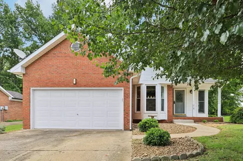 219 Kathleen Ct, Clarksville, TN 37043