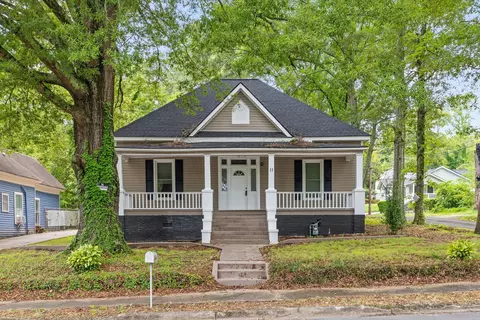 11 Pine St NE, Rome, GA 30161