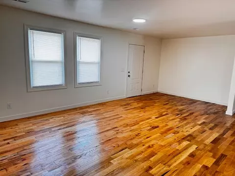Living - 106 Waggoner St, Decherd, TN 37324 photo 1 of 3