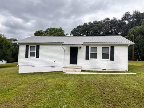 106 Waggoner St, Decherd, TN 37324