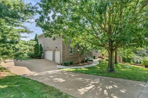 Exterior - 1098 Stonebridge Park Dr, Franklin, TN 37069 photo 3 of 7