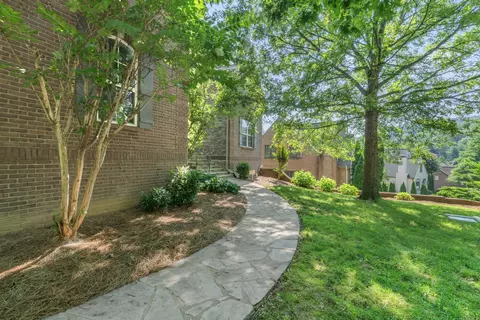 Exterior - 1098 Stonebridge Park Dr, Franklin, TN 37069 photo 2 of 7