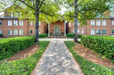 3733 W End Ave #200, Nashville, TN 37205