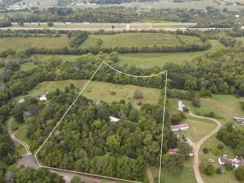 809 Elder Ln, Kodak, TN 37764 photo 2