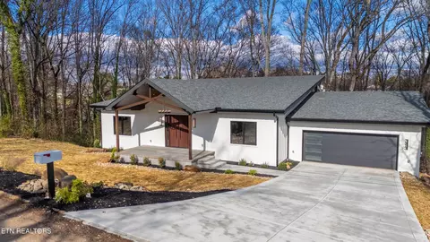 7513 Twining Dr, Knoxville, TN 37919