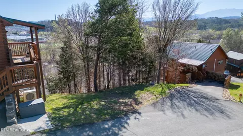 32 Blueberry Ridge Way, Sevierville, TN 37863